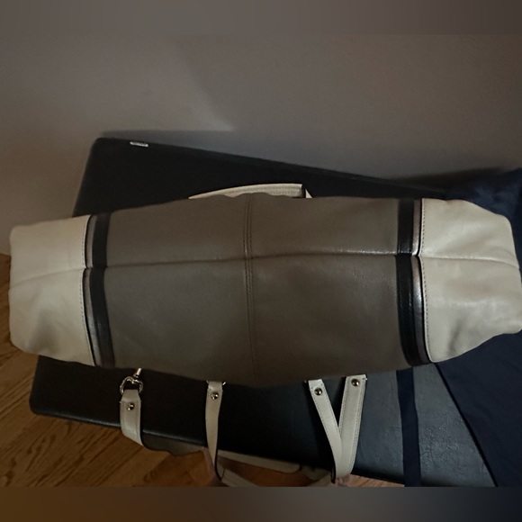 Coach purse - Picture 7 of 7